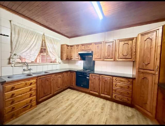 3 BEDROOM HOUSE FOR SALE IN VANDERBIJLPARK CW 1
